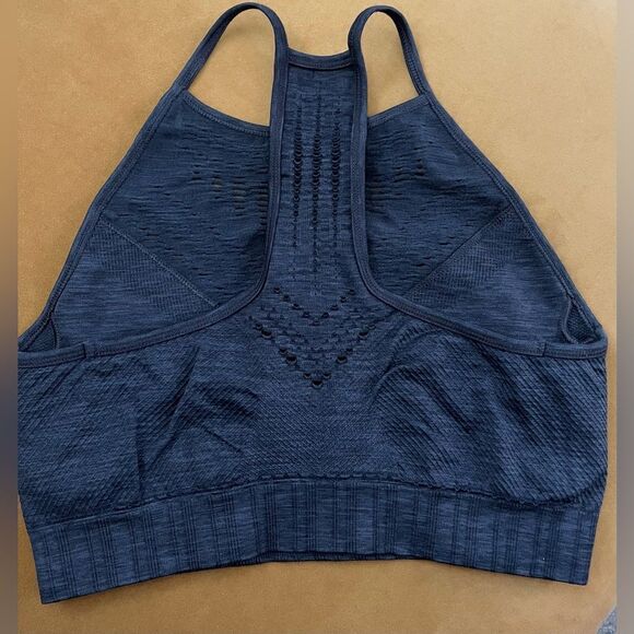 Athleta Halasana Sports Bra Gray size M - Picture 4 of 5